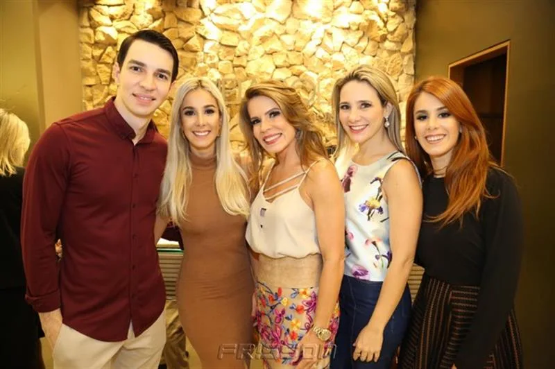 Andre Albuquerque, Priscila, Maira Silva, Gaida Dias e Lara Silva