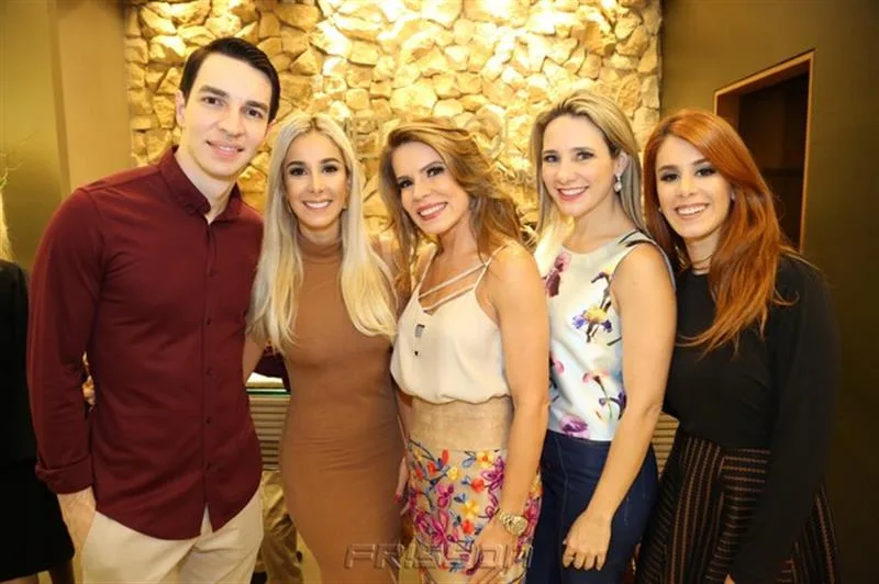 Andre Albuquerque, Priscila, Maira Silva, Gaida Dias e Lara Silva