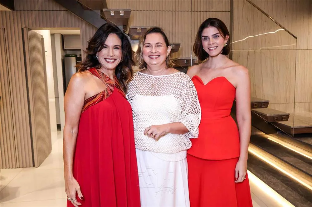 Ana Virginia Martins, Renata Santiago e Lara Praça