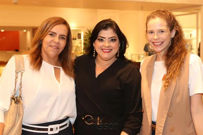 Ailza Ventura, Viviane Almada e Nathalia Pontes