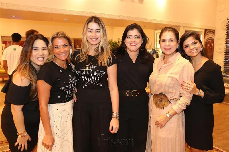 Carol Yamazaki, Vanessa Queiros, Mariana Pimenta, Maria Lucia Negrão e Isabelle Temoteo