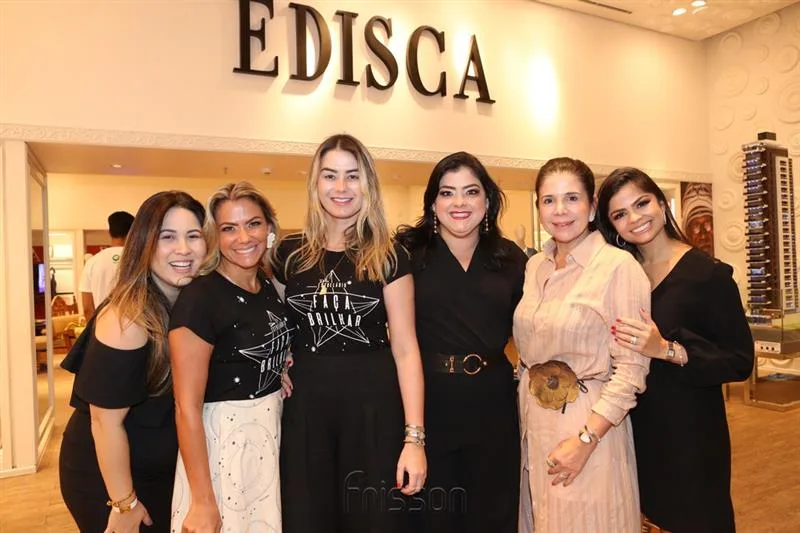 Carol Yamazaki, Vanessa Queiros, Mariana Pimenta, Maria Lucia Negrão e Isabelle Temoteo