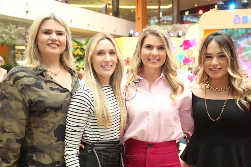 Ana Cristina Meira, Monique Salles, Lili e Larissa Meira