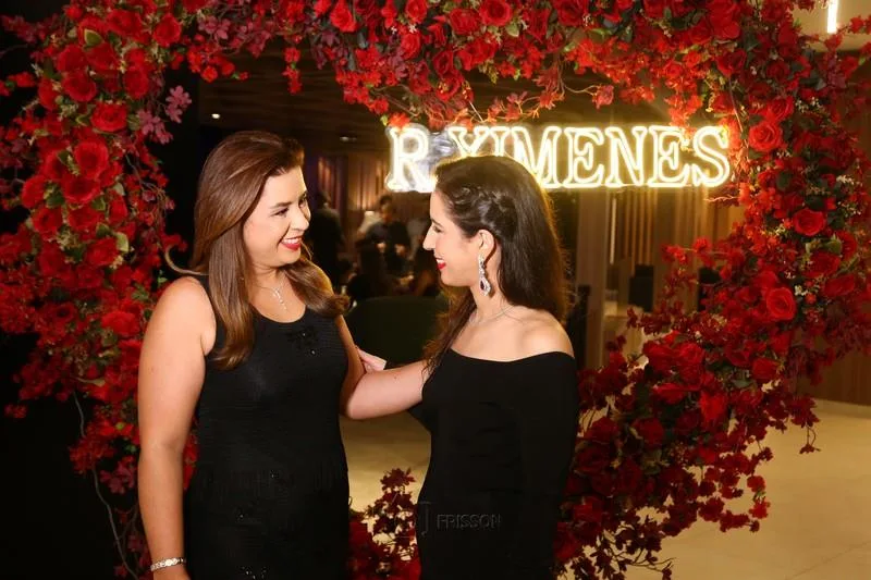 Camila e Carol Ximenes