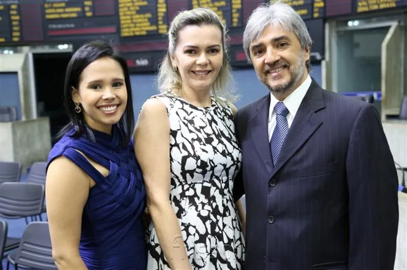Carol, Raqueline e Tom Barbosa