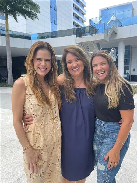 Niedja Bezerra, Safira Moreira e Vanessa Queirós