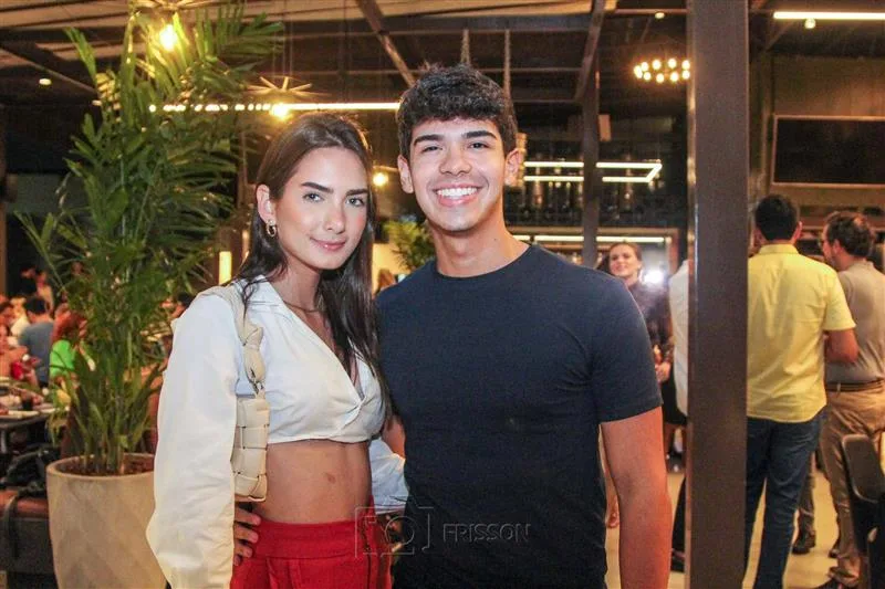 Ester Biana e Iann Lira