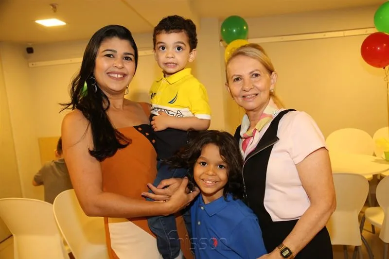 Agagite, Moisés, Eugênia e Gabriel Martins