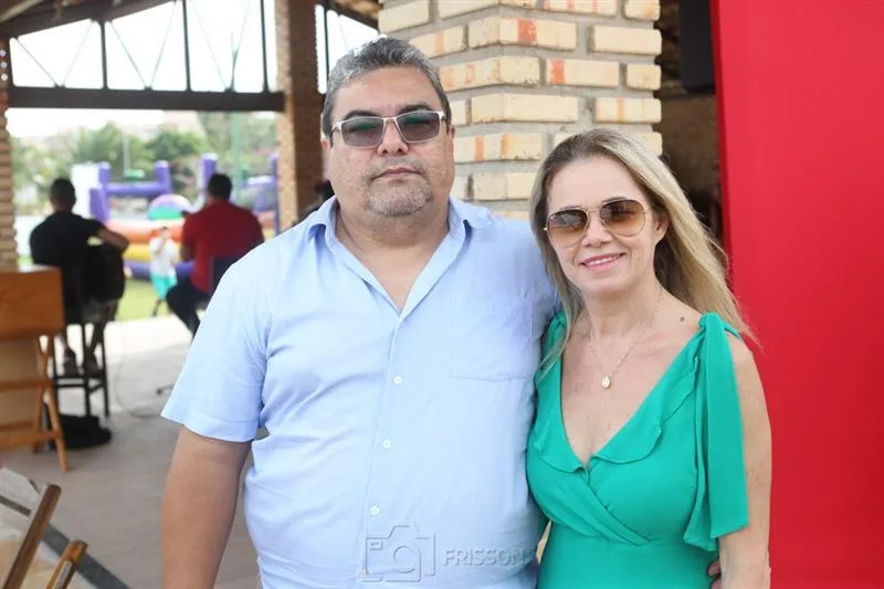 Elienay e Deusiane Ribeiro