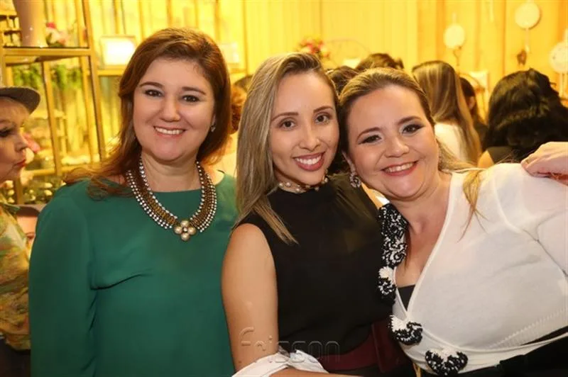 Adriana Aldigueri, Mara Thays Maia e Amanda Arruda