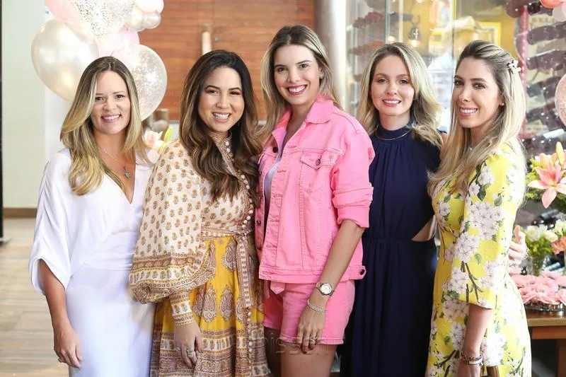 Aniversário de Maria Valentina e Carol Yamazaki