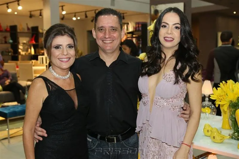 Adelia, Eliseu Albuquerque e Roberta Fontelles