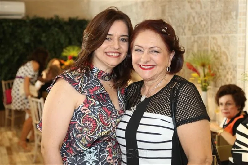 Lia e Bárbara Freire