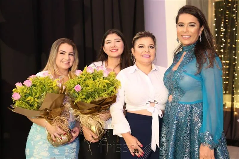 Amanda, Aline, Jacqueline Kato e Luciana Monteiro Bastos