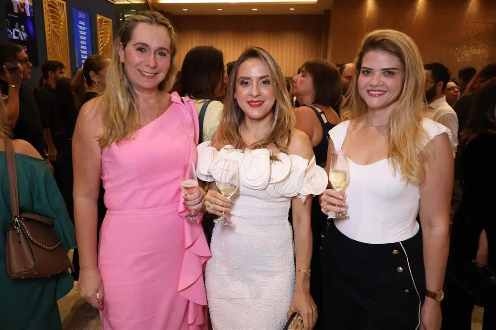 Aline Maia, Adriana Rodrigues e Patrine Gaspar