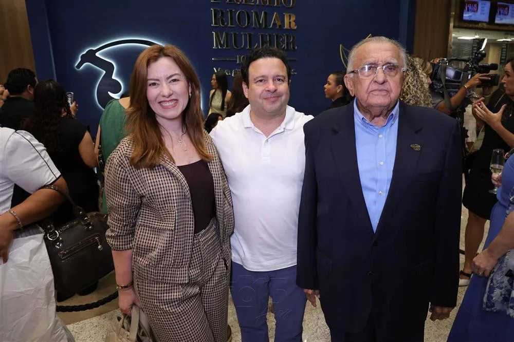 Aline, Igor Barroso e Joao Carlos Paes Mendonça