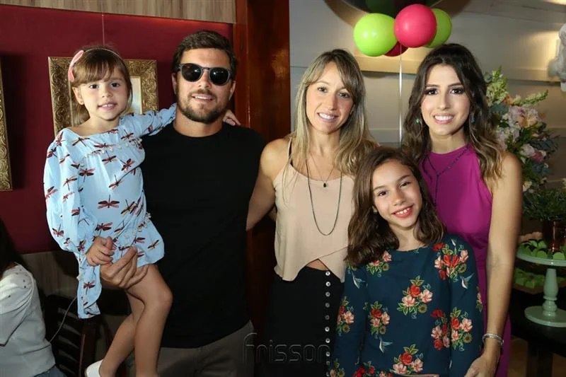 Bella, Diego, Mariana, Maria Luisa Mattei e Tayra Romcy
