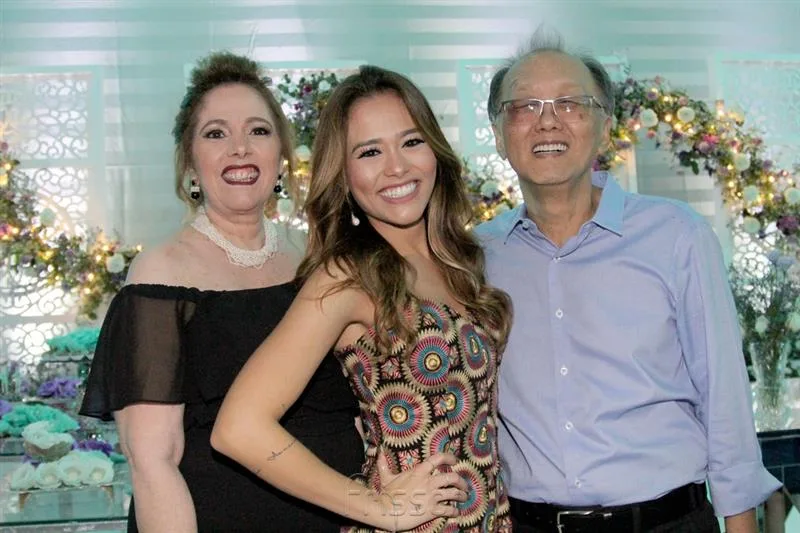 Carla, Marcela e Paulo Myiamoto