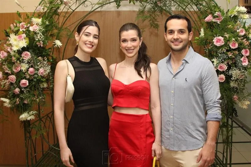 Amanda, Camila Timbó e Diego Brasil