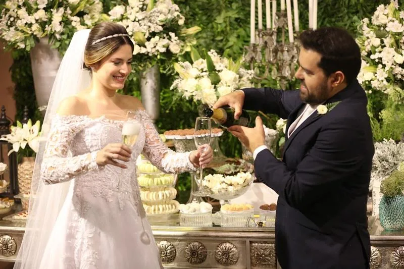 Brinde Eduardo Cruz e Lara Mesquita