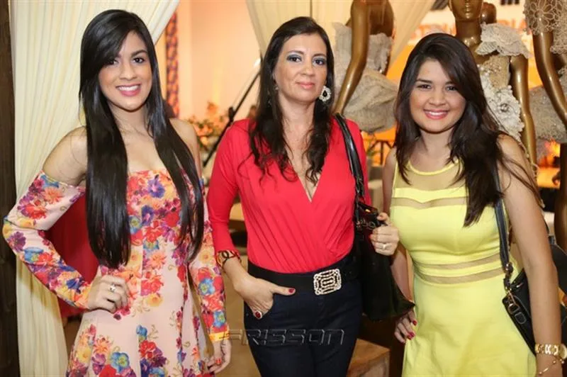 Beatriz, Alessandra e Bruna Holanda