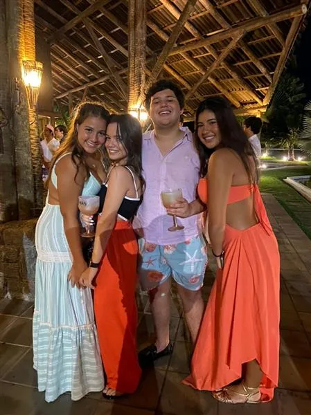 16 anos Laís Studart
