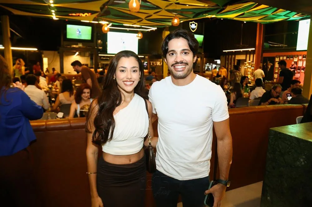 Beatriz Gomes e Nicollas Calino