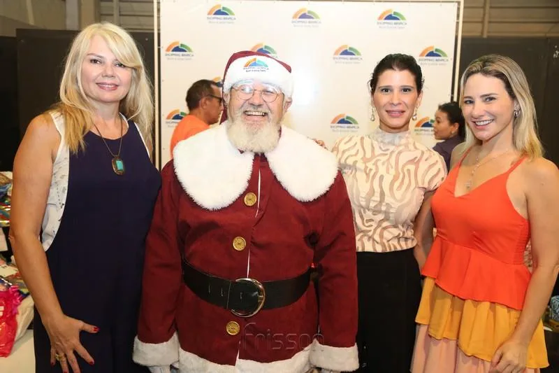 Marcilene Pinheiro, Papai Noel, Melissa Soares e Gaída Furtado