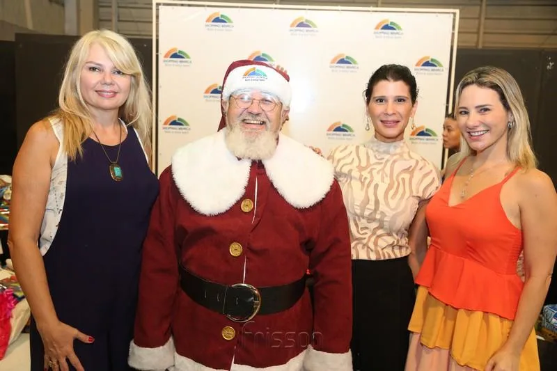Marcilene Pinheiro, Papai Noel, Melissa Soares e Gaída Furtado