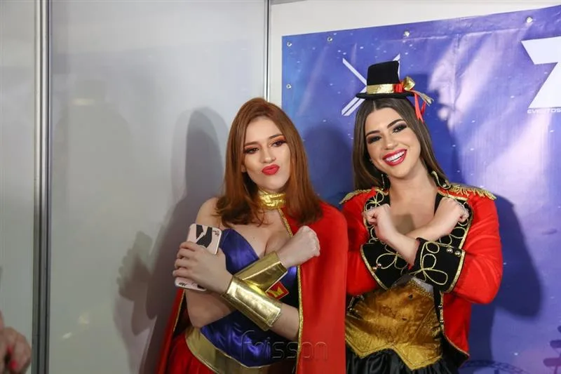 Ana Clara e Vivian Amorin