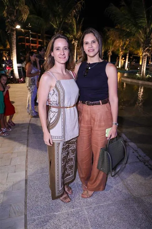 Carla e Amanda Pontes