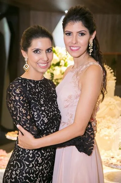 Carla e Flávia Laprovitera