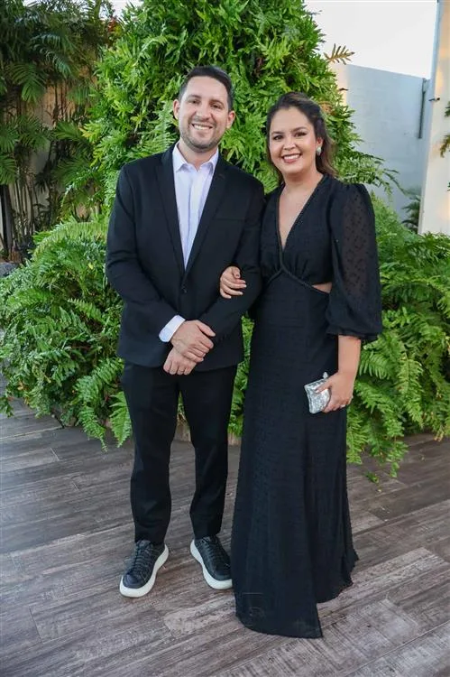 Afonso Castro e Larissa Alencar