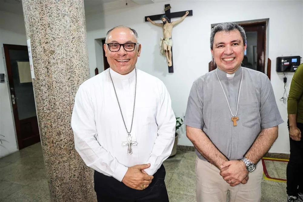 Dom Gregório Paixão e Padre Vanderlúcio Souza