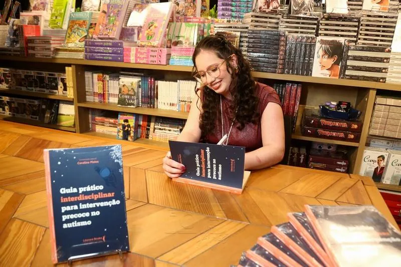 Lançamento do Livro de Lara Oliveira