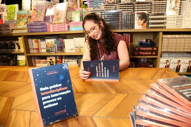 Lançamento do Livro de Lara Oliveira