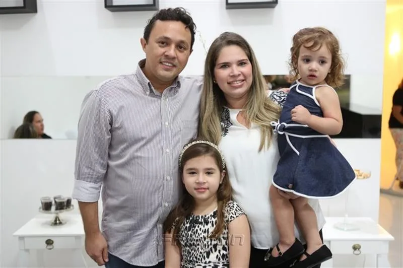 Arnaldo, Lara, Tenille e Alice Guimarães