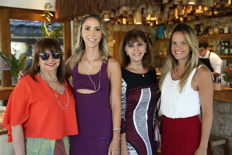 Carmen Cinira, Livia Vieira, Melânia Torres e Lara Correia