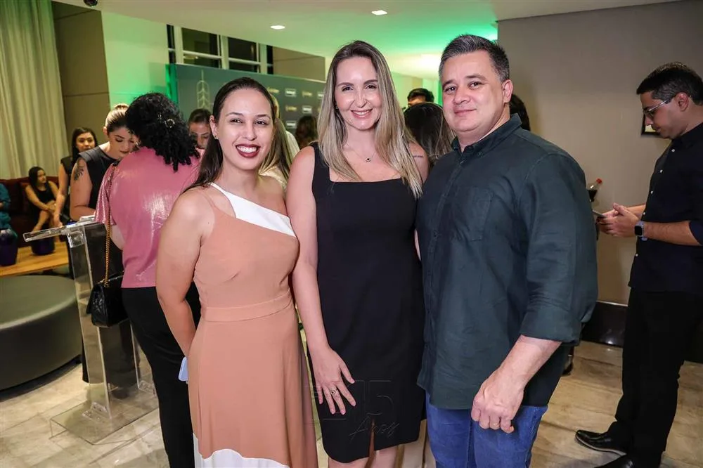 Ariane Persico, Fernanda Colares e Cedric Netto