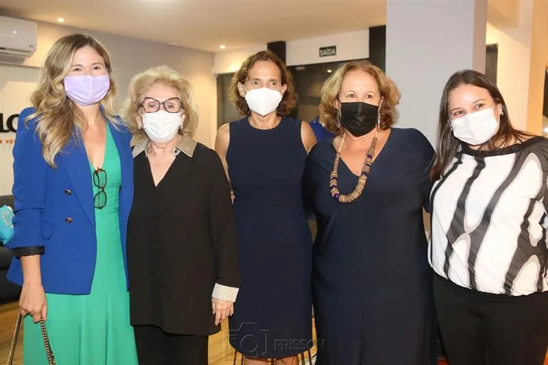 Camily Cruz, Socorro França, Izolda Cela, Annette de Castro e Tatiana Cruz