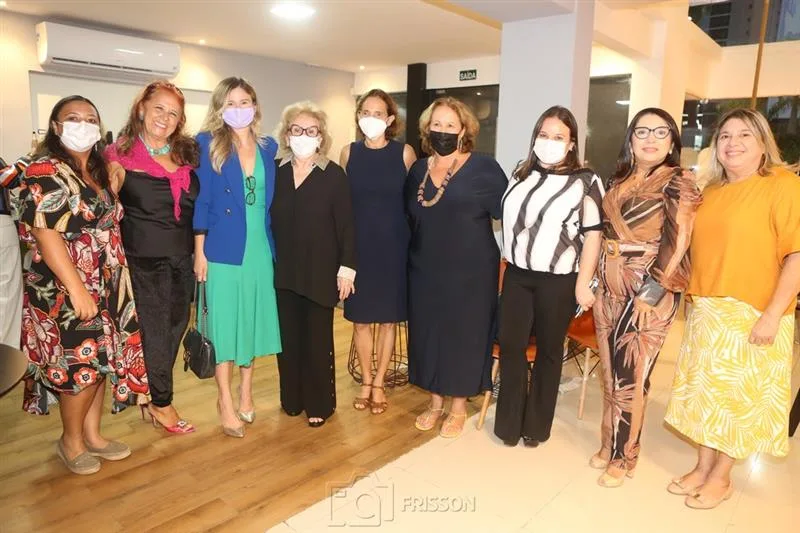 Carol Barroso, Fátima Duarte, Camily Cruz, Socorro França, Izolda Cela, Annette de Castro, Tatiana Alencar, Gardênia Pedrosa e Alexandra Ramos