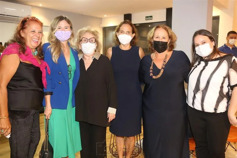 Fátima Duarte, Camily Cruz, Socorro França, Izolda Cela, Annette de Castro e Tatiana Cruz