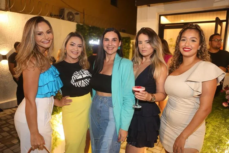 Camilla Freitas, Janielle Moreira, Rianne Alencar, Adrielle Lucas e Antônia Paula