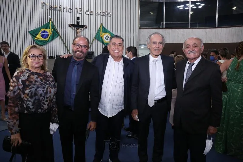 Dulce Silveira, Marcos Novais, Adroaldo Carneiro, Paulo André Salles e Chico Novais