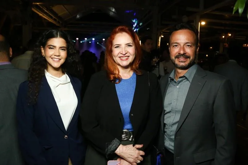 Ananda Arnaud, Enid Câmara e Danilo Serpa