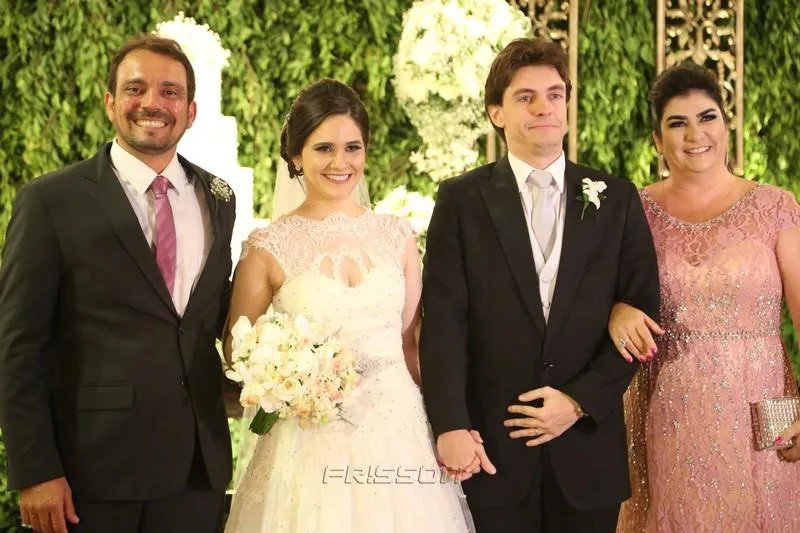 André e Angela Bezerra com os Noivos