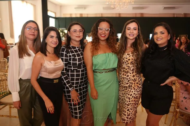 Claudenia Lima, Karina Taiami Voitz, Vitória Régia, Danubia Borges, Izadora Machado e Luciola Drumont