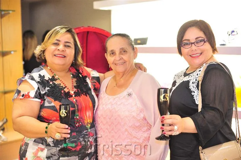 Cristina, Herzerfir e Isabel Linhares