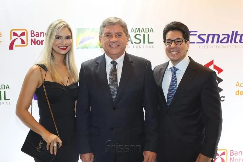 Aline e Andrei Aguiar com Sampaio Filho