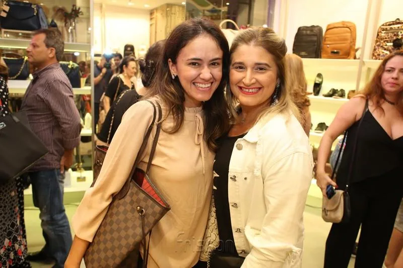 Bia Bezerra e Karina Bezerra